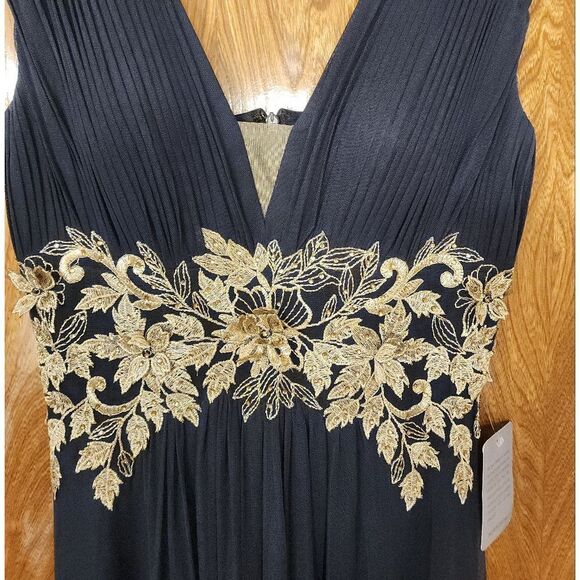 Betsy And Adam V Neck  Embroidered Gown Size 2P NWT - Picture 6 of 11